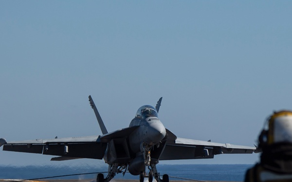Abraham Lincoln conducts flight operations