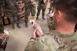 Operation Holistic Warrior conducts commissary tour led by Army dietician
