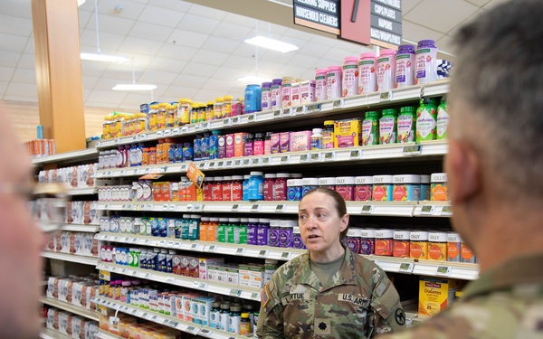 Operation Holistic Warrior conducts nutrition class during commissary tour