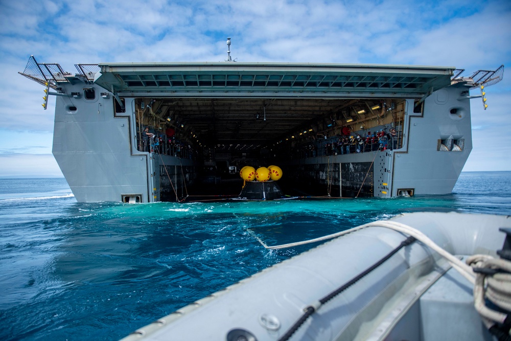 URT-12: USS Somerset conducts small boat operations during recovery tests for NASA