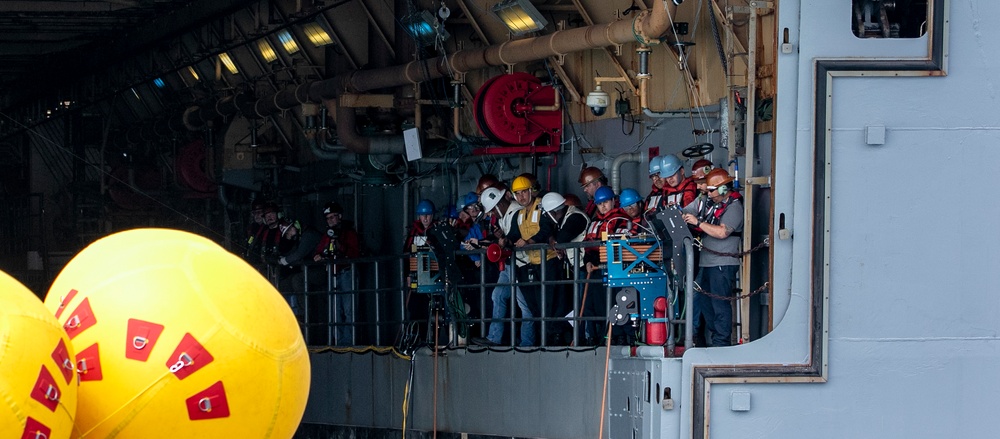 URT-12: USS Somerset conducts small boat operations during recovery tests for NASA