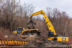 Scoop and restore: Pittsburgh District dredges Monongahela River to support navigation industry