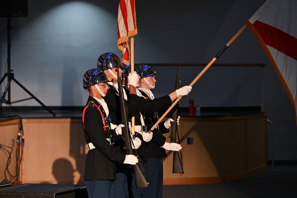 U.S. Navy Band performs school concert in Oviedo