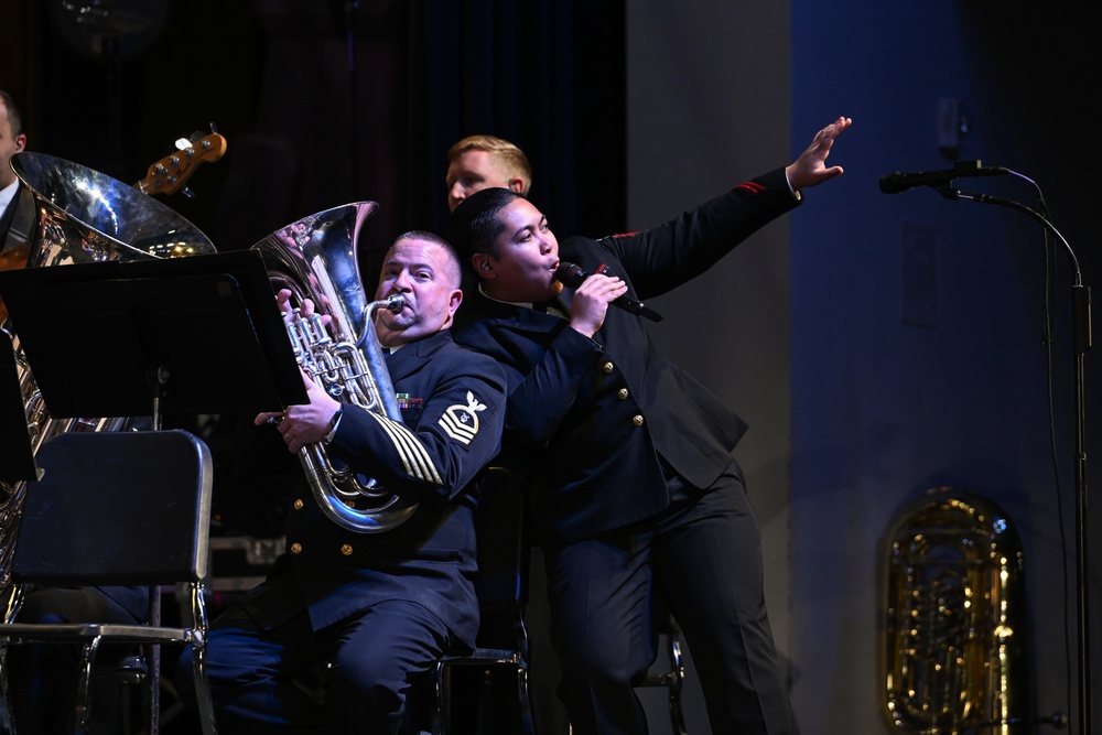 U.S. Navy Band performs school concert in Oviedo