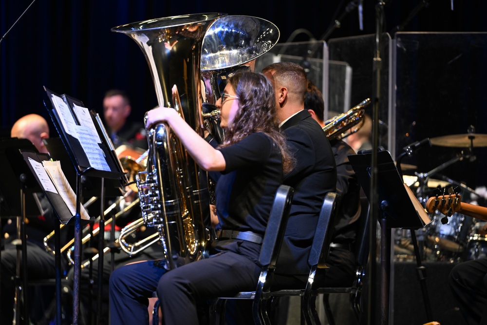 U.S. Navy Band performs school concert in Oviedo