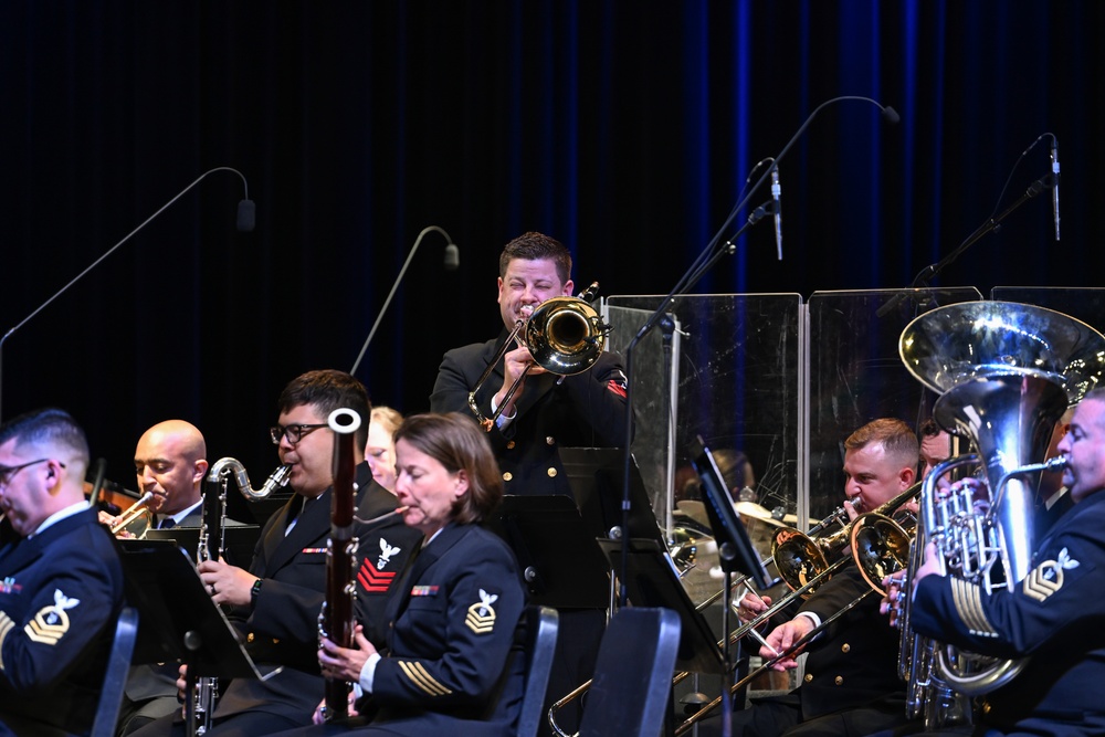 U.S. Navy Band performs school concert in Oviedo