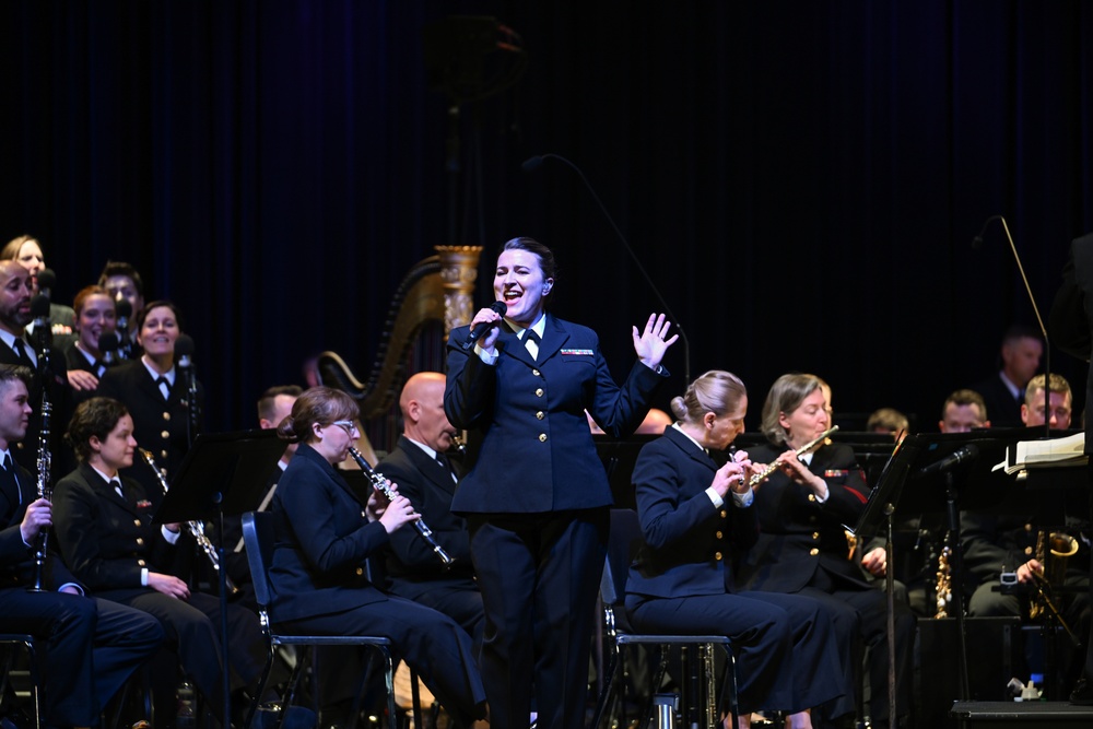 U.S. Navy Band performs school concert in Oviedo