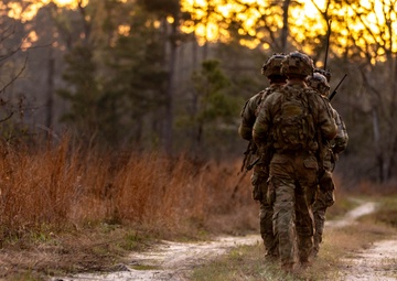 1-325th AIR dig hasty fighting positions, JRTC 25-05