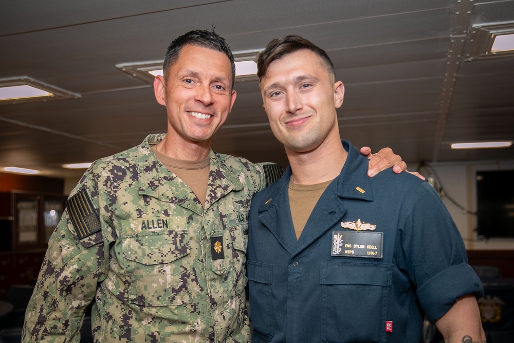 Tripoli Sailors Receive Surface Warfare Officer Pins