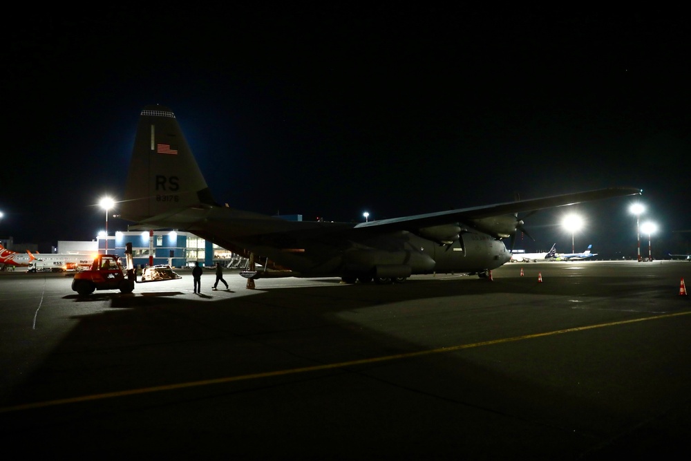 Joint Force Effort: U.S. Navy Divers, Air Force, Army Aviators contribute to recovery mission