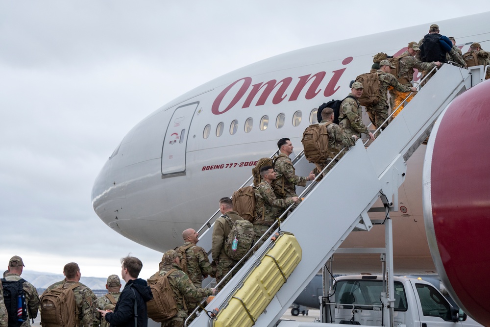 Airmen from the 124th Fighter Wing deploys