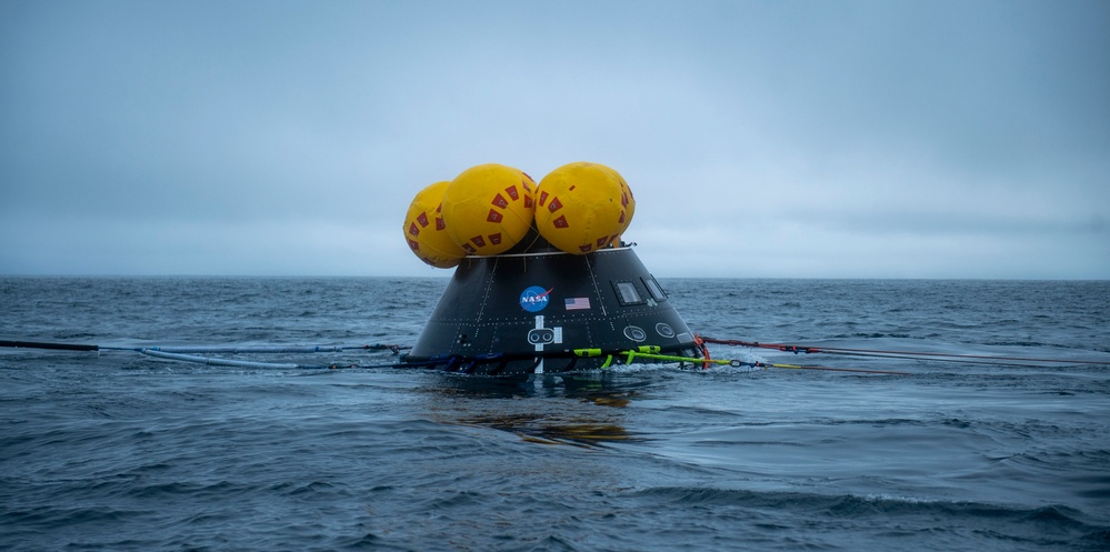 URT-12: NASA engineers and Sailors begin recovery-at-sea training