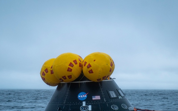 URT-12: NASA engineers and Sailors begin recovery-at-sea training