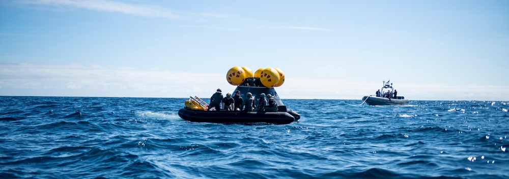 URT-12: NASA engineers and Sailors begin recovery-at-sea training