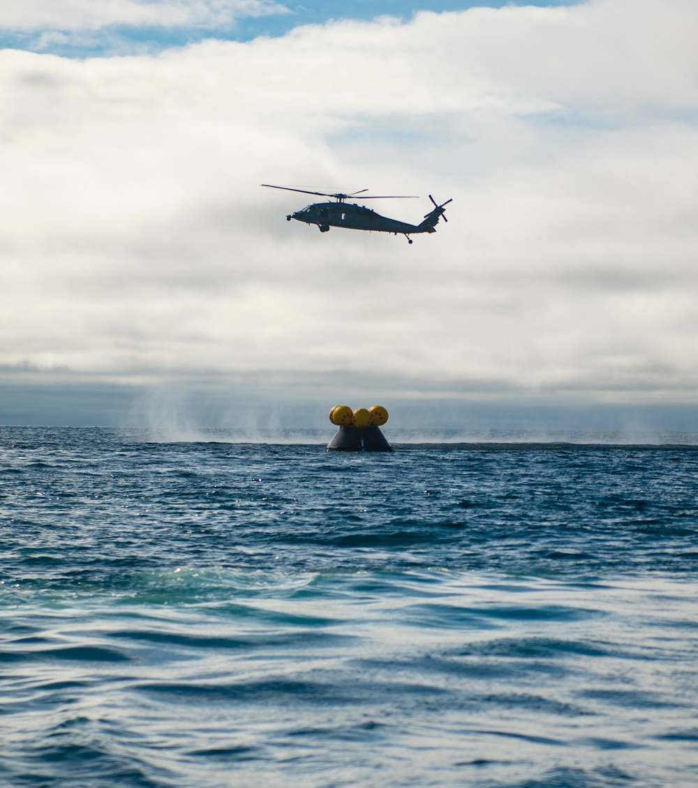 URT-12: NASA engineers and Sailors begin recovery-at-sea training