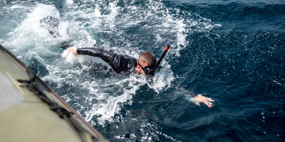 URT-12: NASA engineers and Sailors begin recovery-at-sea training