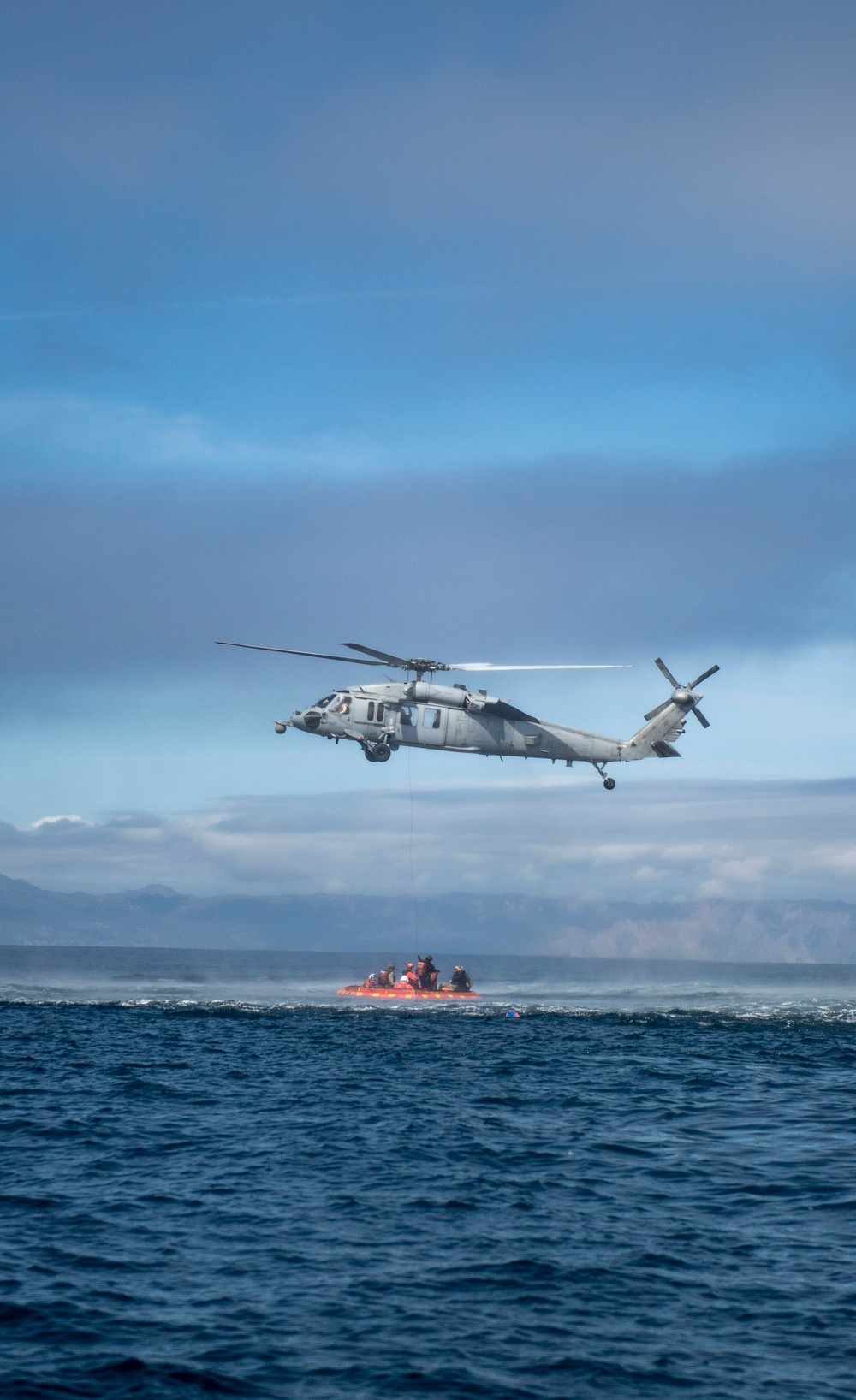 URT-12: NASA engineers and Sailors begin recovery-at-sea training