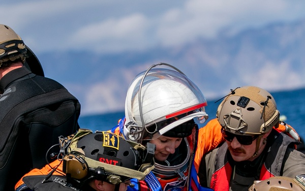 URT-12: NASA engineers and Sailors begin recovery-at-sea training