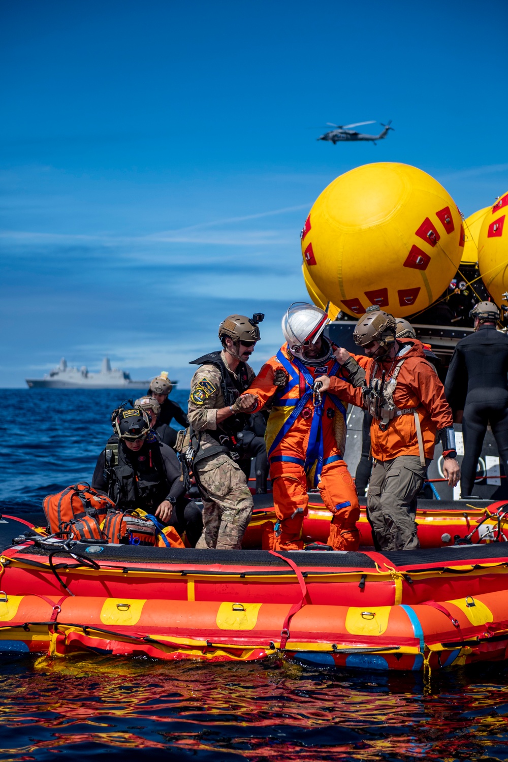 URT-12: NASA engineers and Sailors begin recovery-at-sea training