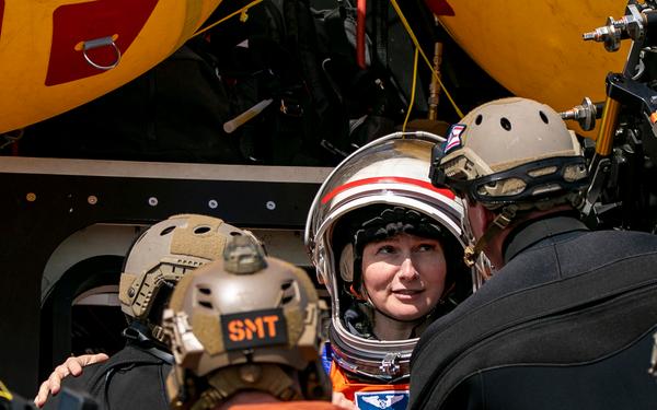 URT-12: NASA engineers and Sailors begin recovery-at-sea training