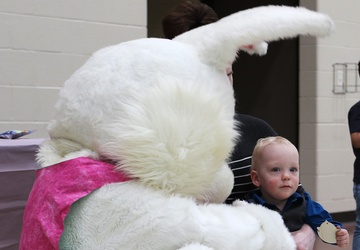 Mount Vernon Easter Egg Hunt Brings Illinois National Guard Families and Families of the Fallen Together