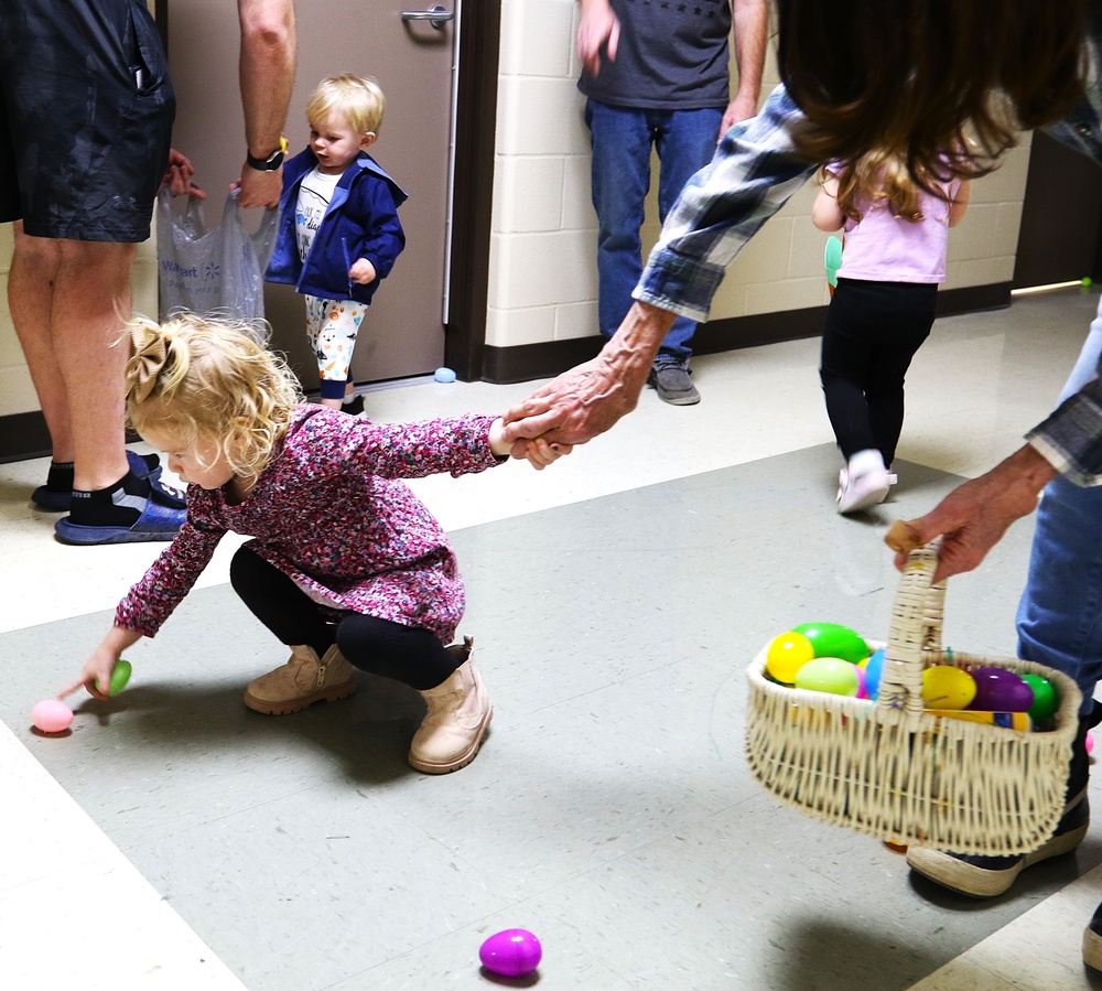Mount Vernon Easter Egg Hunt Brings Illinois National Guard Families and Families of the Fallen Together