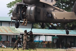Joint Sling Load Operation Training between Philippine and US Army Soldiers