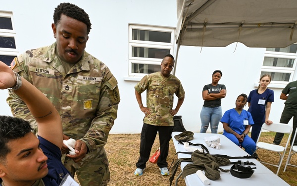 Air Force, Army Medics Share Casualty Care Knowledge With First Responders