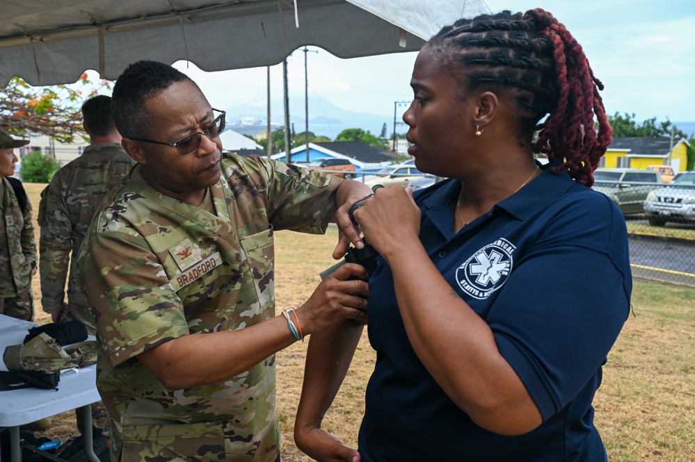 Air Force, Army Medics Share Casualty Care Knowledge With First Responders