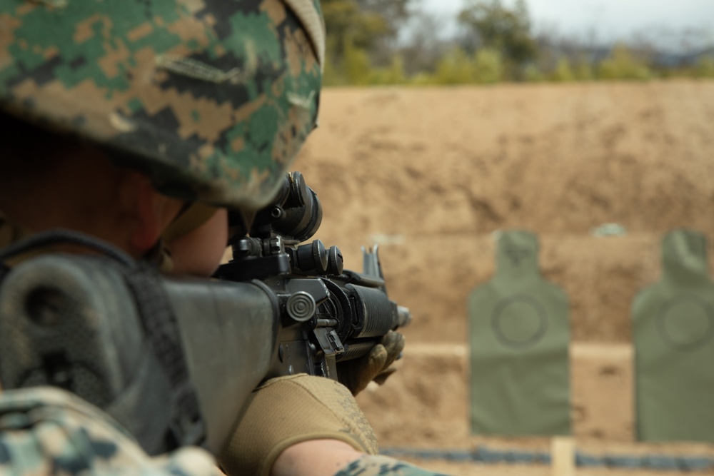 Northern Dragon 25: MCAS Iwakuni and 3rd SGX Marines shoot table five