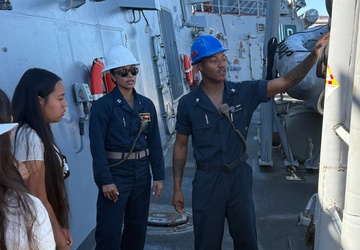 USS Decatur provides tour for Ka'u High School