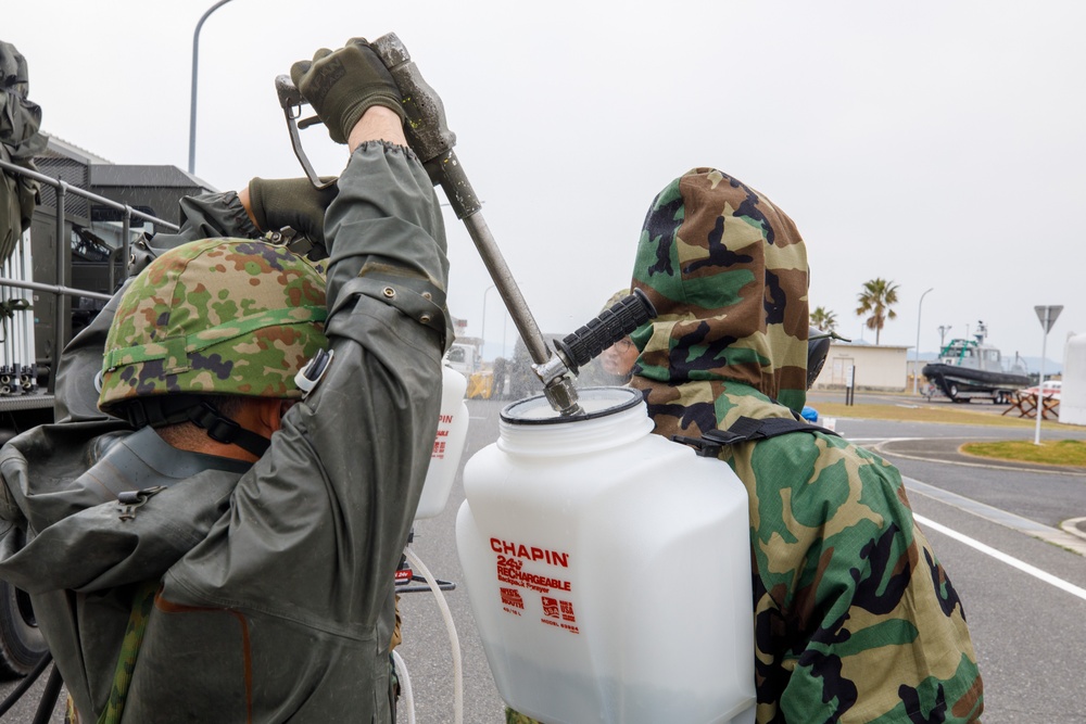 MCAS Iwakuni EOD and CBRN conduct chemical environment training with JGSDF