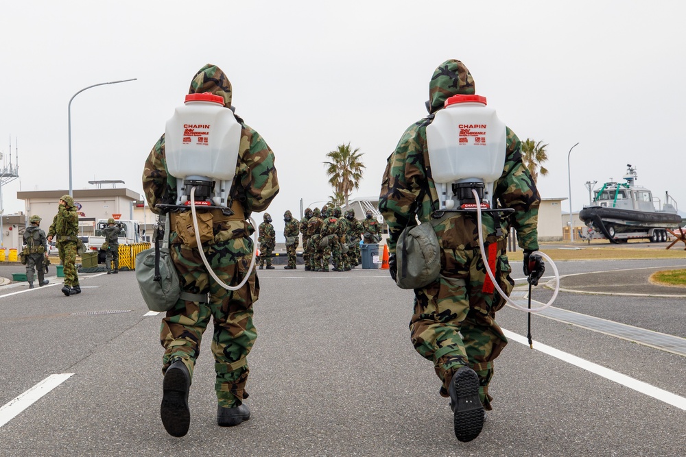 MCAS Iwakuni EOD and CBRN conduct chemical environment training with JGSDF