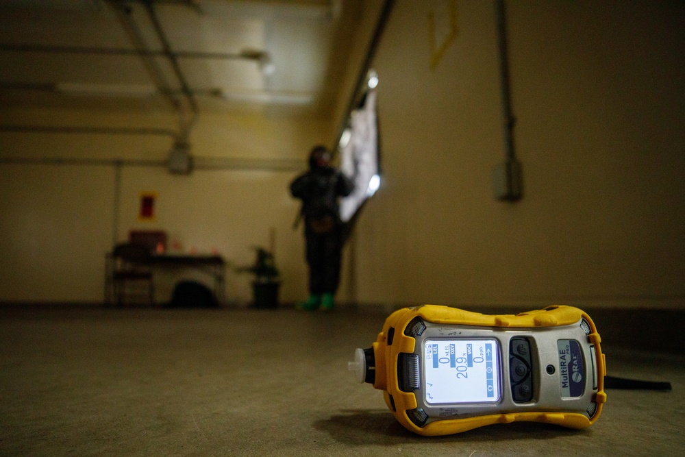 MCAS Iwakuni EOD and CBRN conduct chemical environment training with JGSDF
