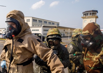 MCAS Iwakuni EOD and CBRN conduct chemical environment training with JGSDF