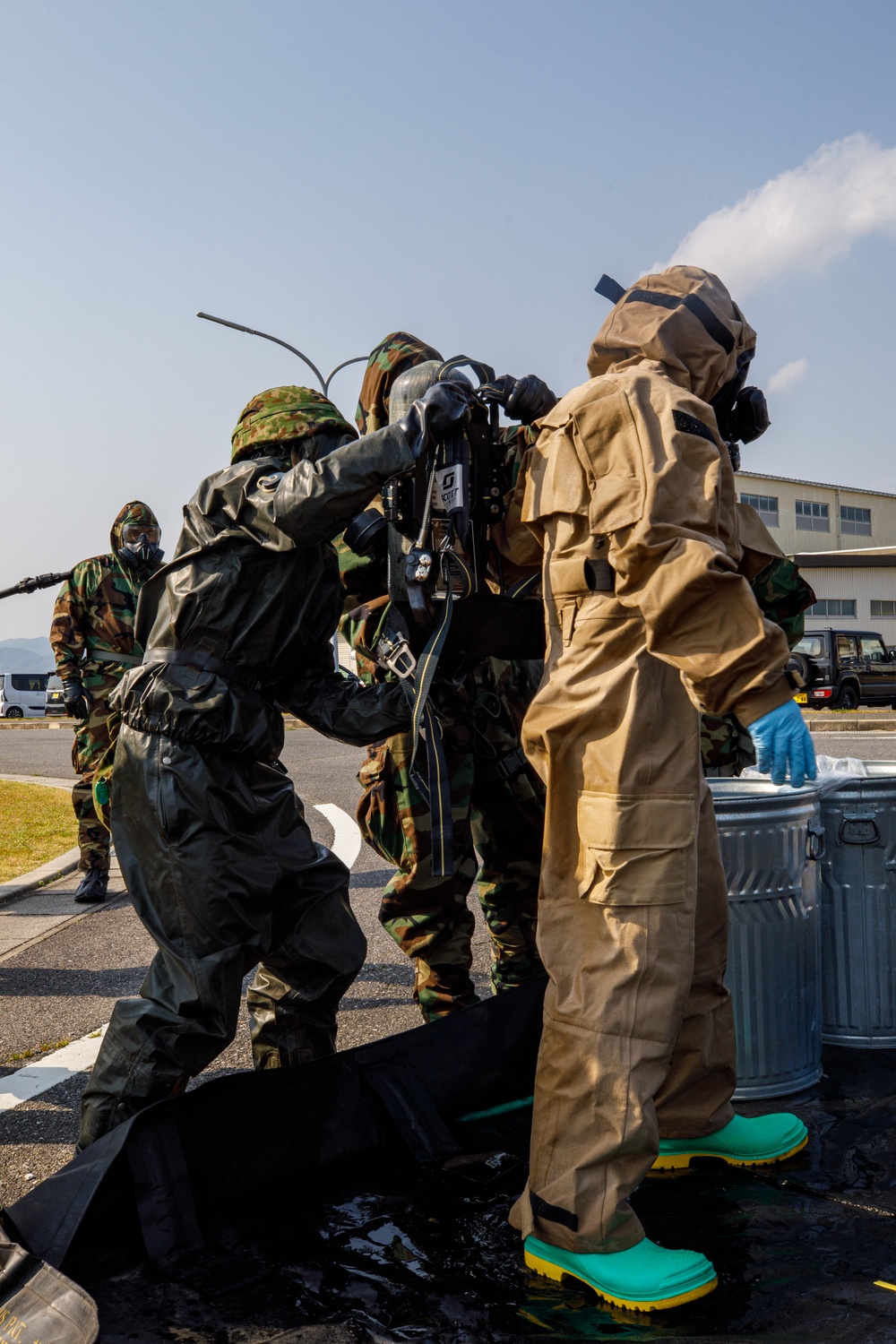 MCAS Iwakuni EOD and CBRN conduct chemical environment training with JGSDF