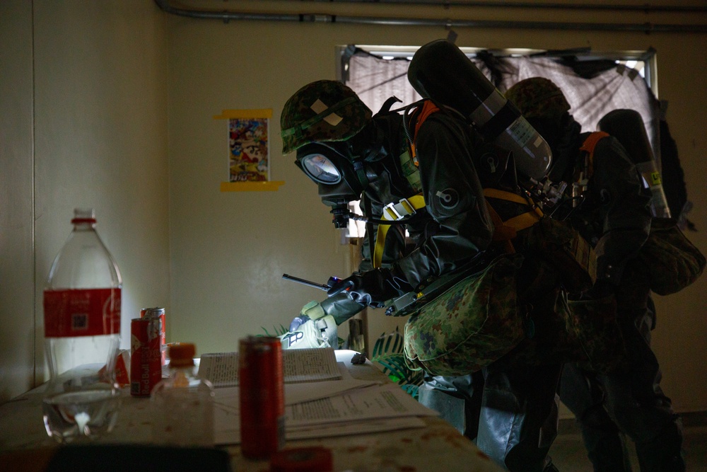 MCAS Iwakuni EOD and CBRN conduct chemical environment training with JGSDF