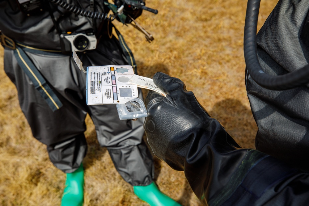 MCAS Iwakuni EOD and CBRN conduct chemical environment training with JGSDF