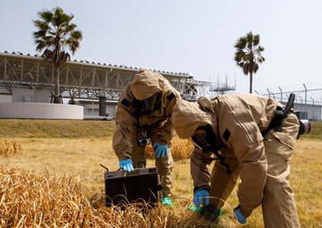 MCAS Iwakuni EOD and CBRN conduct chemical environment training with JGSDF