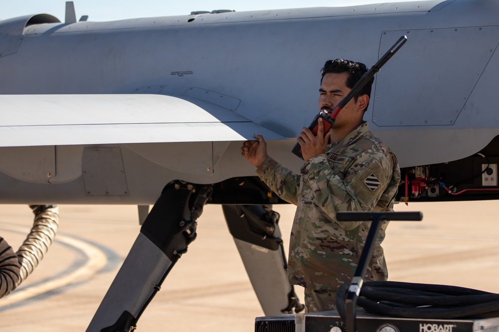 3rd CAB Soldiers prepare Gray Eagle for takeoff in Arizona