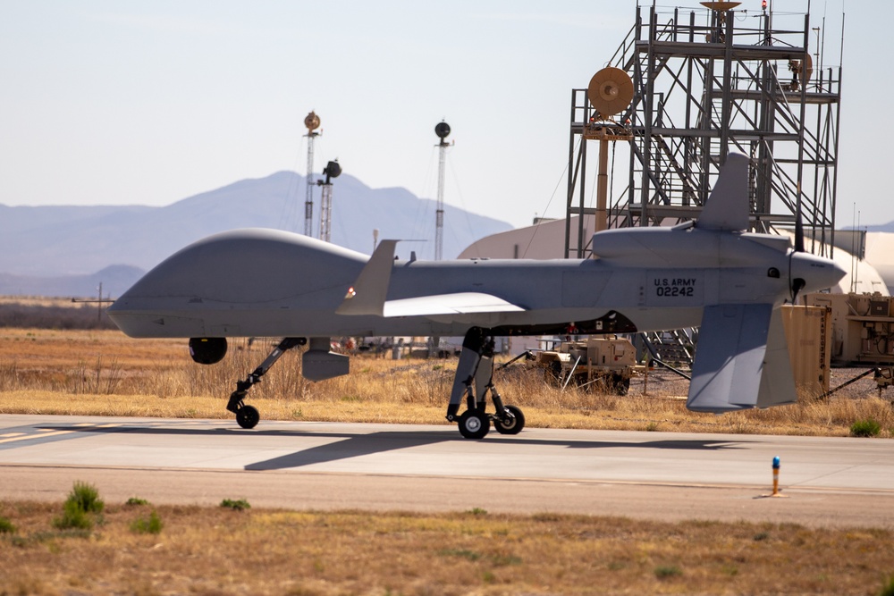 3rd CAB Soldiers prepare Gray Eagle for takeoff in Arizona