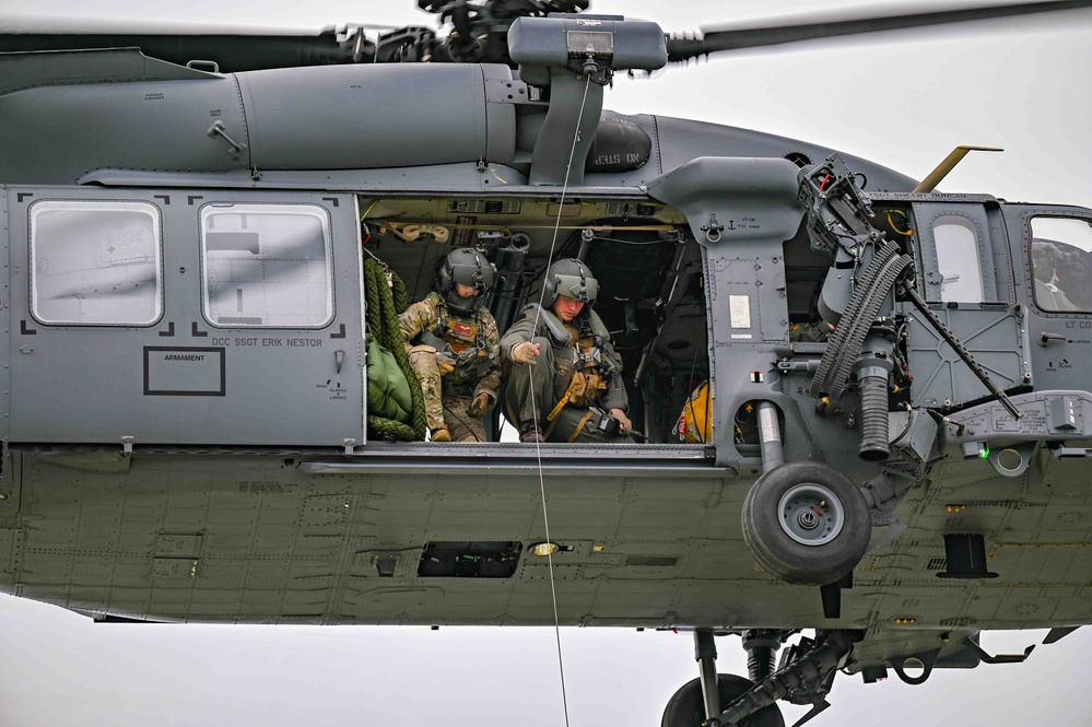 Training in three’s: 353 SOW, 33 RQS, HMLA 267