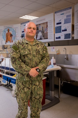 Joint Base San Antonio Sailor recognized for lifesaving actions
