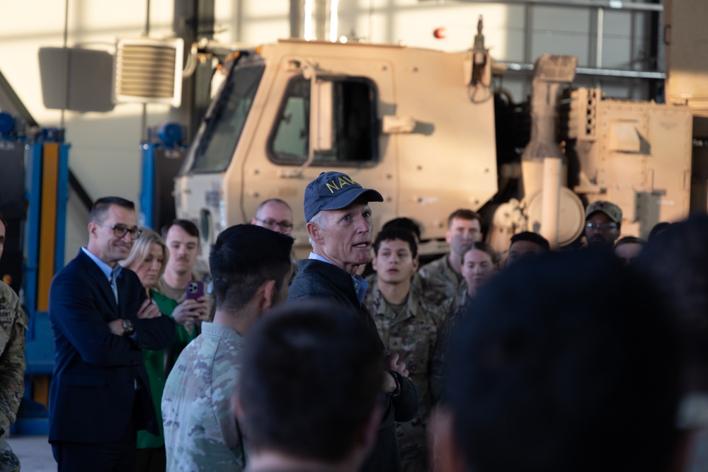 Senators Visit U.S. Soldiers in Estonia