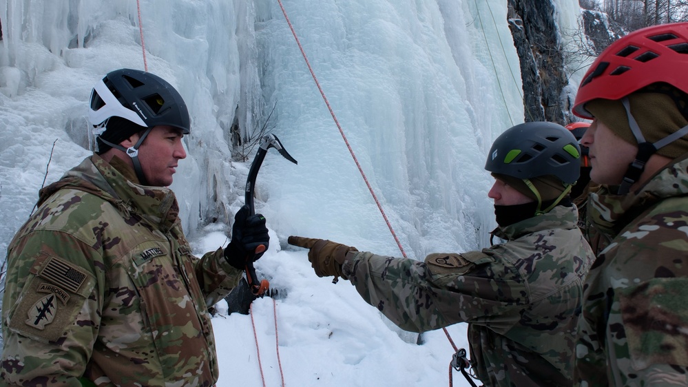 Medics on Ice: Arctic Angels Attend the Medical Mountaineering Course