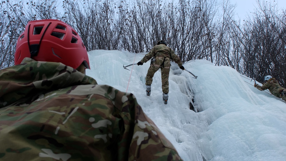 Medics on Ice: Arctic Angels Attend the Medical Mountaineering Course