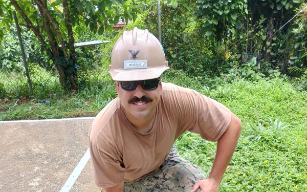 Det Pohnpei paints basketball courts