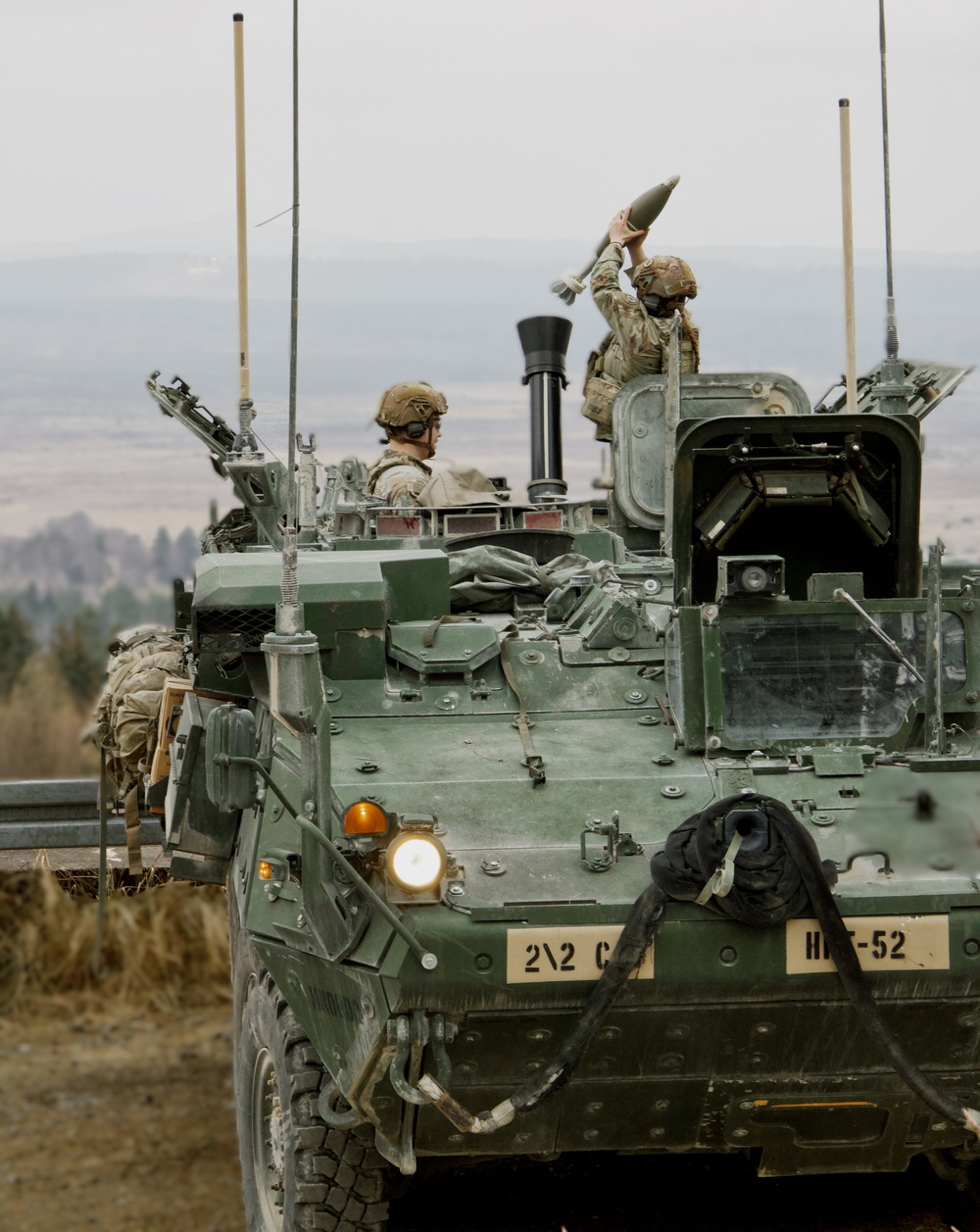 2CR Soldiers conduct mortar live fire range