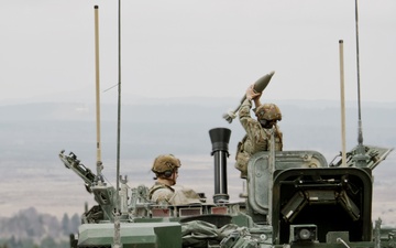 2CR Soldiers conduct mortar live fire range