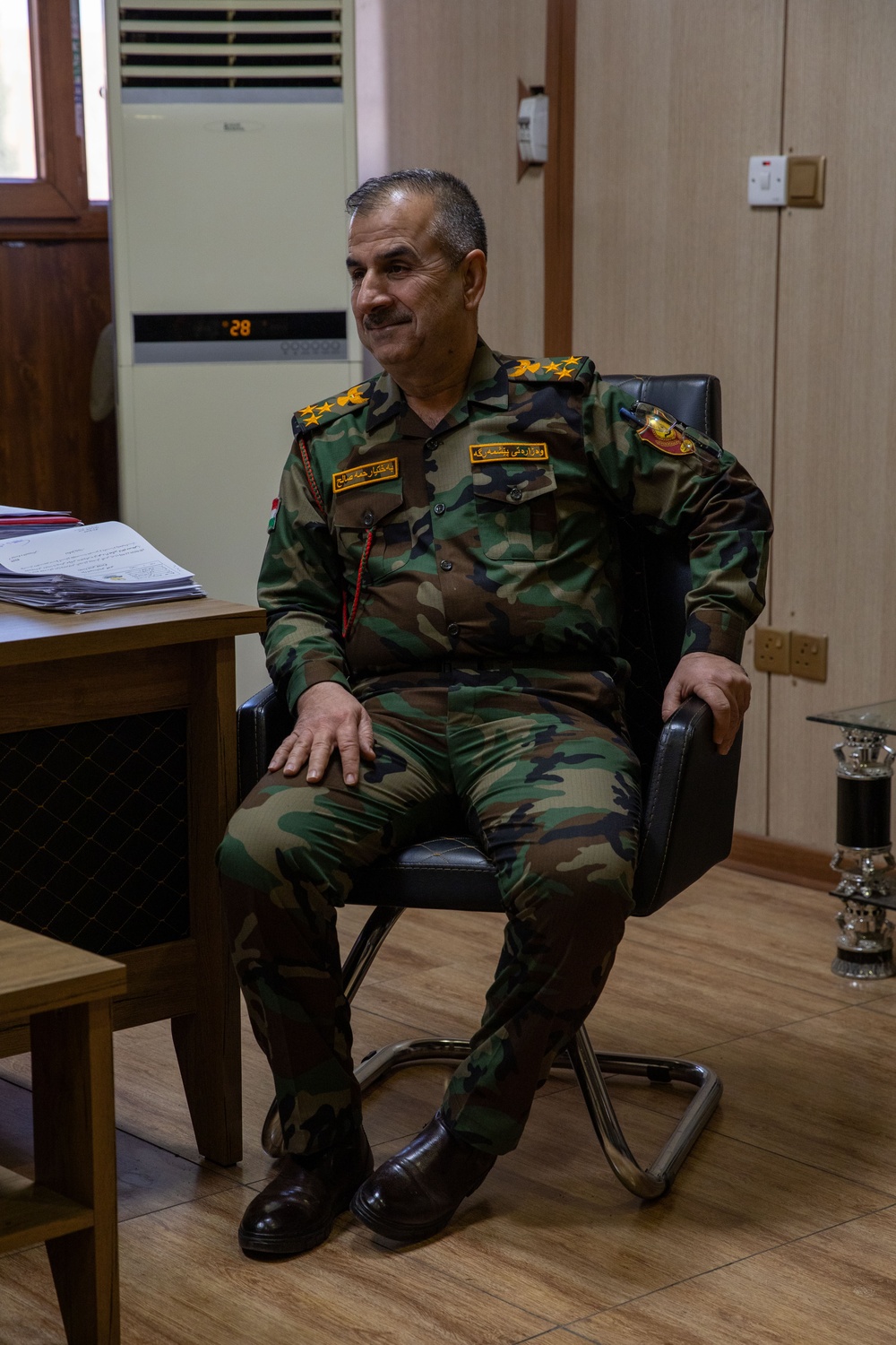 Coalition Advisor Meets with Peshmerga Director of General Administration